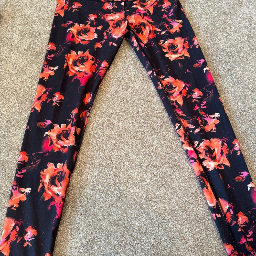 Black orange and pink flowered leggings - Picture 3 of 3